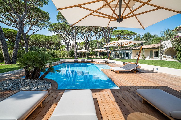 Azu021 - Elegant 6-bedroom villa in Les Parcs de Saint-Trope