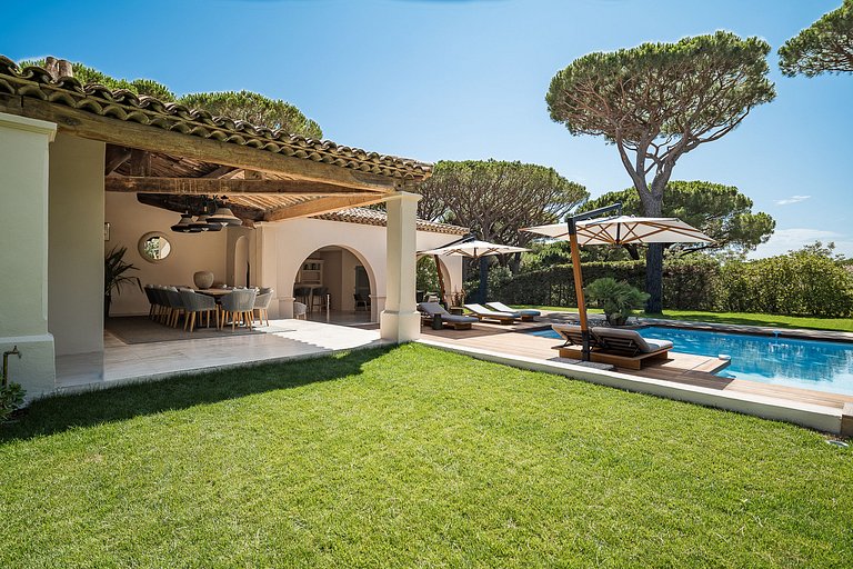 Azu021 - Elegant 6-bedroom villa in Les Parcs de Saint-Trope