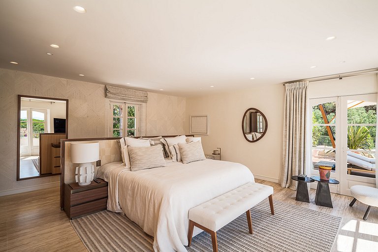 Azu021 - Elegant 6-bedroom villa in Les Parcs de Saint-Trope