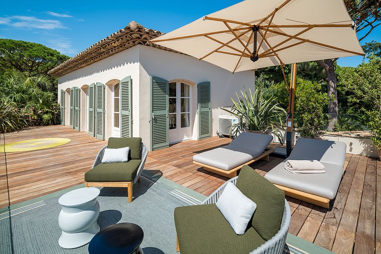 Azu021 - Elegant 6-bedroom villa in Les Parcs de Saint-Trope
