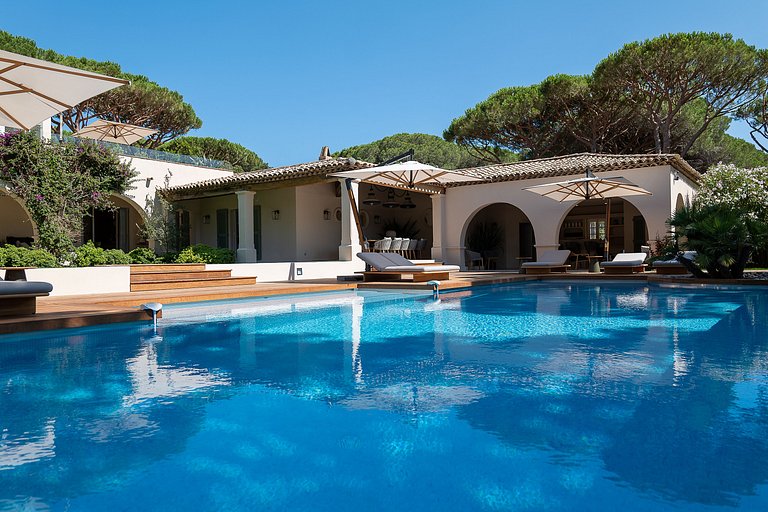 Azu021 - Elegant 6-bedroom villa in Les Parcs de Saint-Trope