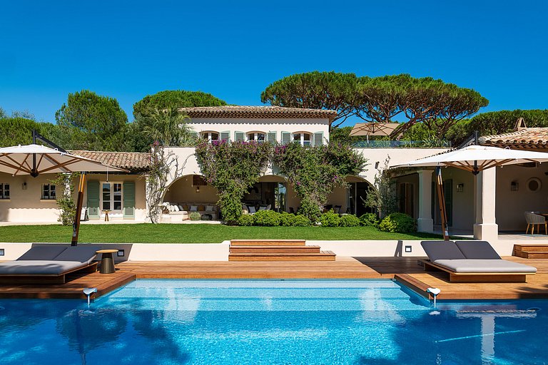 Azu021 - Elegant 6-bedroom villa in Les Parcs de Saint-Trope