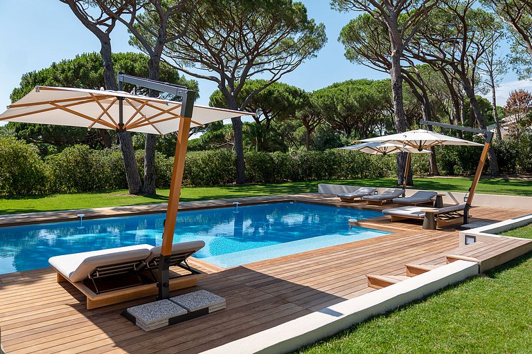 Azu021 - Elegant 6-bedroom villa in Les Parcs de Saint-Trope