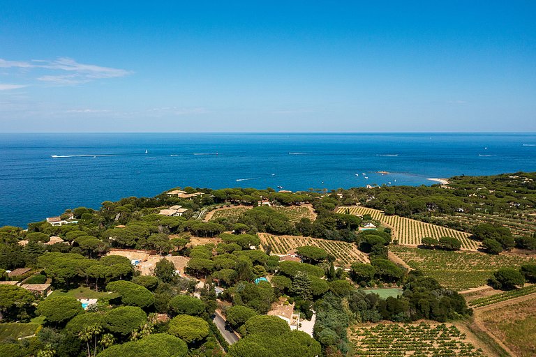 Azu021 - Elegant 6-bedroom villa in Les Parcs de Saint-Trope