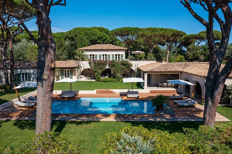 Azu021 - Elegant 6-bedroom villa in Les Parcs de Saint-Trope