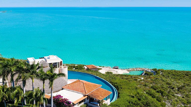 Tci013 – Luxury villa with private beach in Turtle Tail