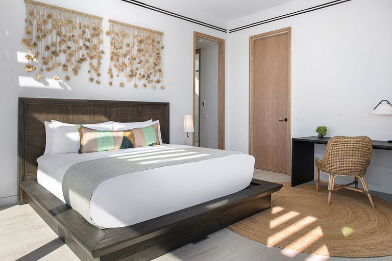 Tci009 – Luxury beachfront villa in Emerald Point