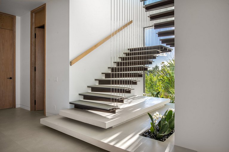 Tci009 – Luxury beachfront villa in Emerald Point