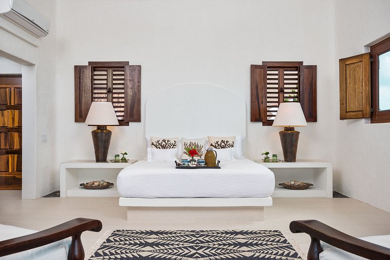 Tci013 – Luxury villa with private beach in Turtle Tail