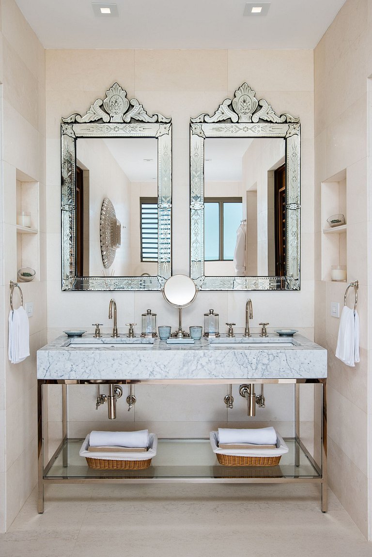Tci013 – Luxury villa with private beach in Turtle Tail