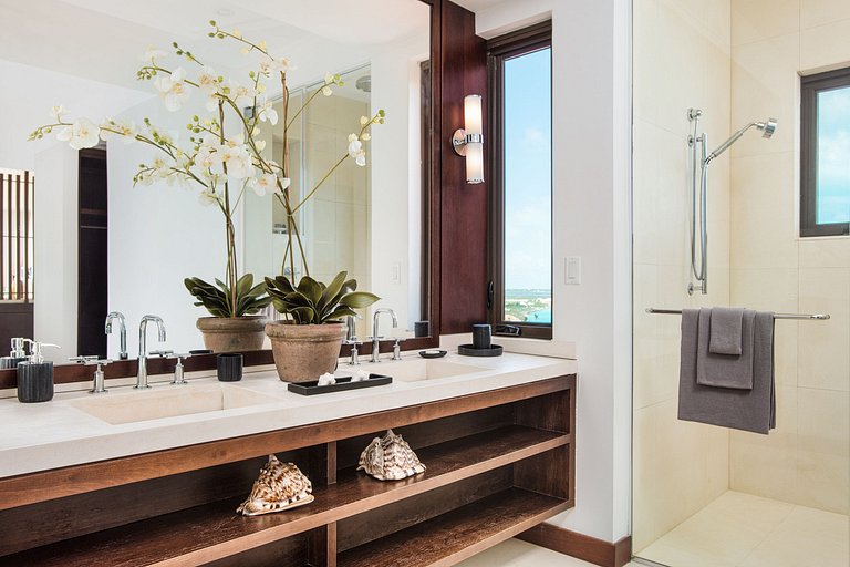 Tci013 – Luxury villa with private beach in Turtle Tail