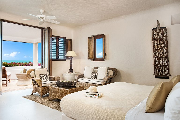 Tci013 – Luxury villa with private beach in Turtle Tail