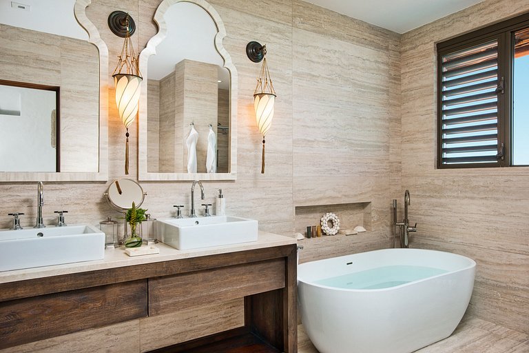 Tci013 – Luxury villa with private beach in Turtle Tail