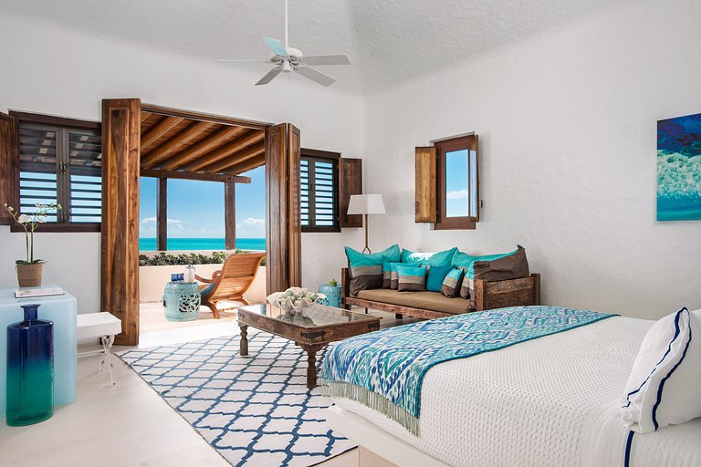 Tci013 – Luxury villa with private beach in Turtle Tail