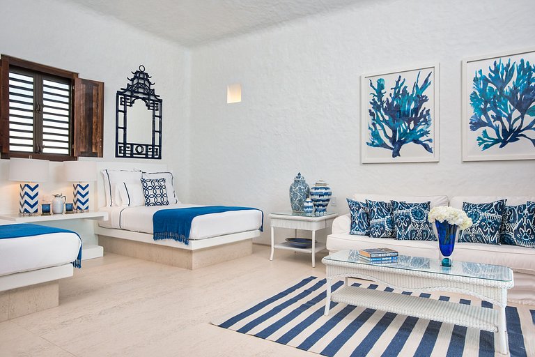 Tci013 – Luxury villa with private beach in Turtle Tail