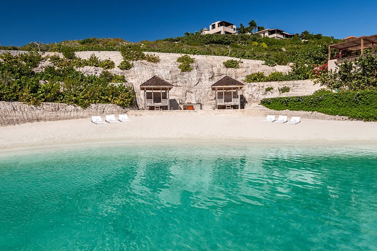 Tci013 – Luxury villa with private beach in Turtle Tail