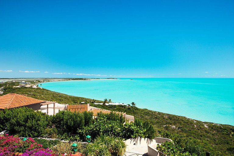 Tci013 – Luxury villa with private beach in Turtle Tail