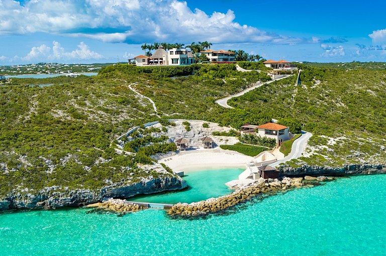 Tci013 – Luxury villa with private beach in Turtle Tail