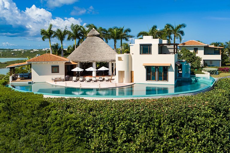 Tci013 – Luxury villa with private beach in Turtle Tail