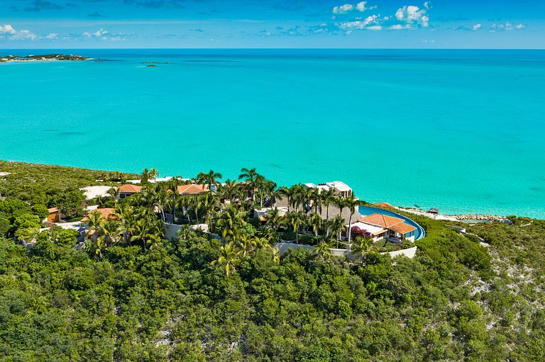 Tci013 – Luxury villa with private beach in Turtle Tail