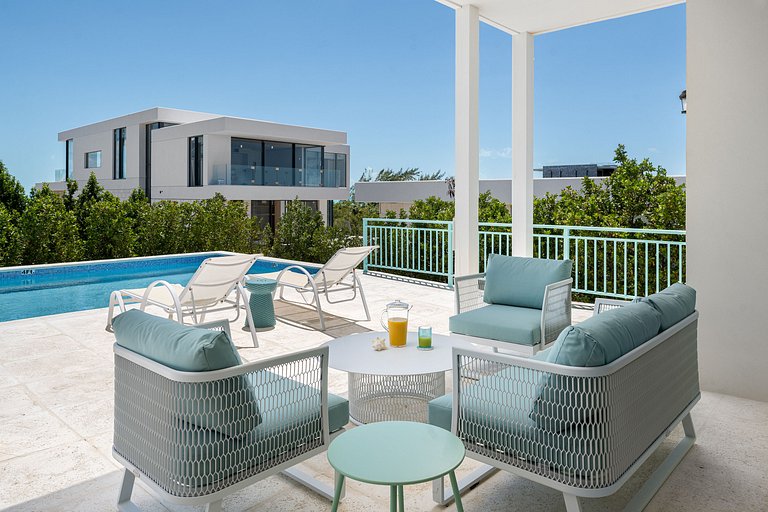 Tci015 – Villa con vista al mar y piscina en Long Bay