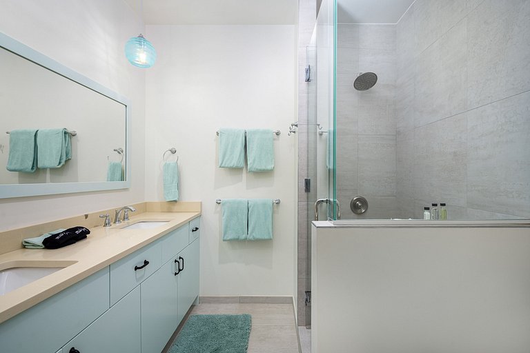 Tci015 – Oceanview villa with pool in Long Bay