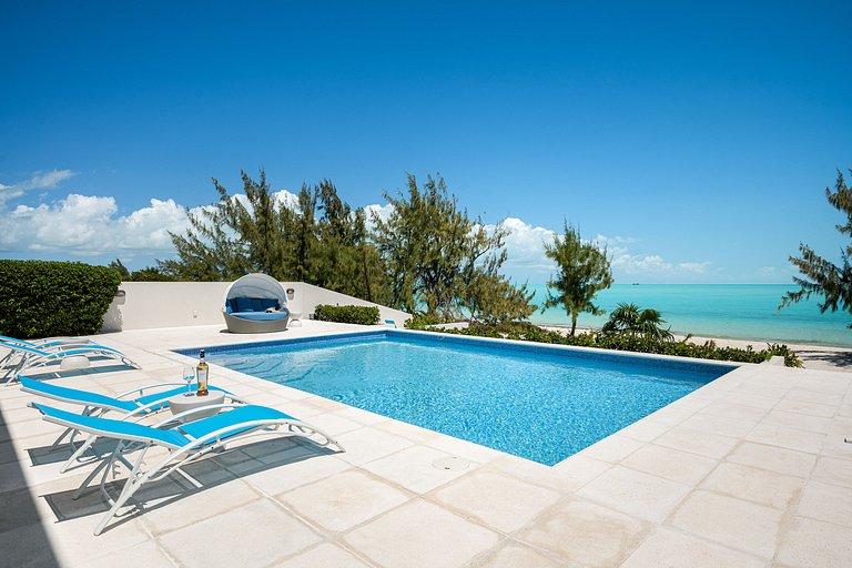 Tci015 – Oceanview villa with pool in Long Bay