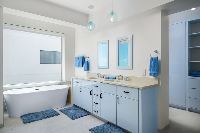 Tci015 – Oceanview villa with pool in Long Bay