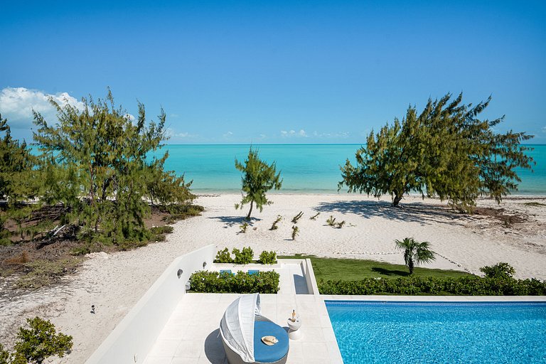 Tci015 – Oceanview villa with pool in Long Bay