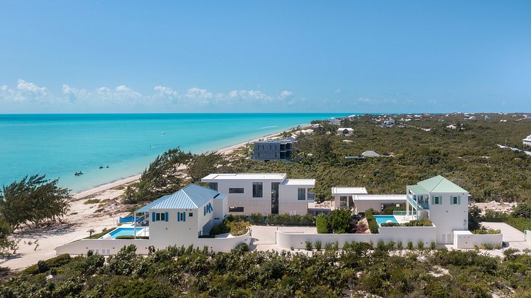 Tci015 – Oceanview villa with pool in Long Bay