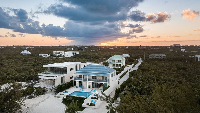 Tci015 – Oceanview villa with pool in Long Bay