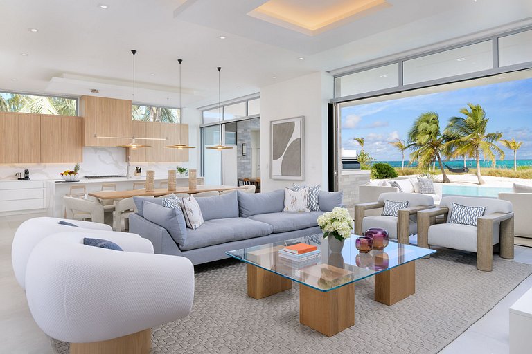 Tci016 – Modern oceanfront villa in Grace Bay