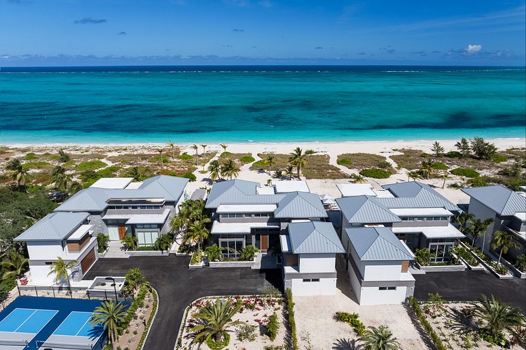 Tci016 – Modern oceanfront villa in Grace Bay