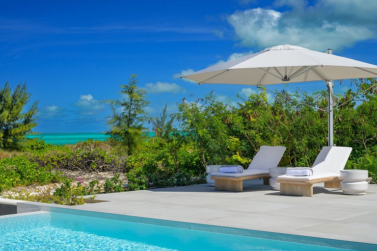 Tci018 – Villa de luxe en bord de mer à Grace Bay