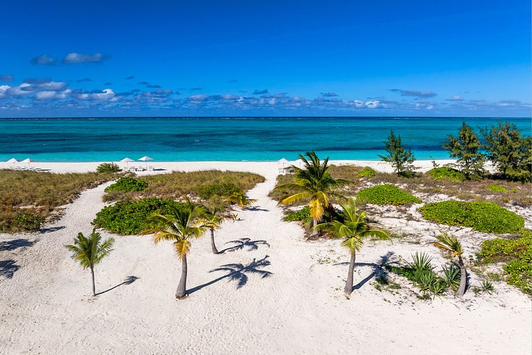 Tci018 – Villa de luxo à beira-mar em Grace Bay