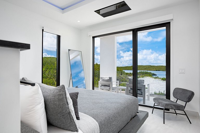 Tci017 – Seafront charming villa in Chalk Sound