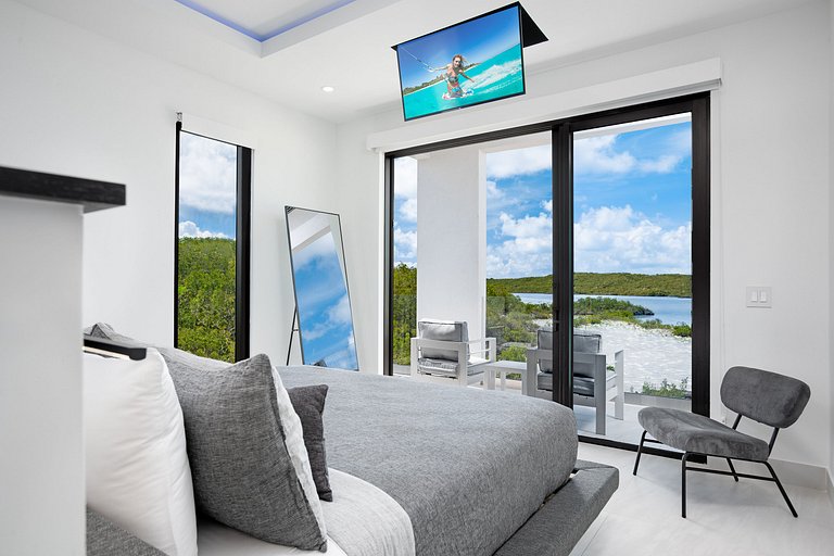 Tci017 – Seafront charming villa in Chalk Sound