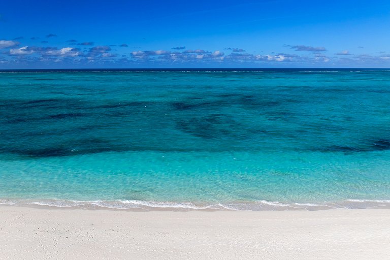 Tci018 – Villa de luxe en bord de mer à Grace Bay