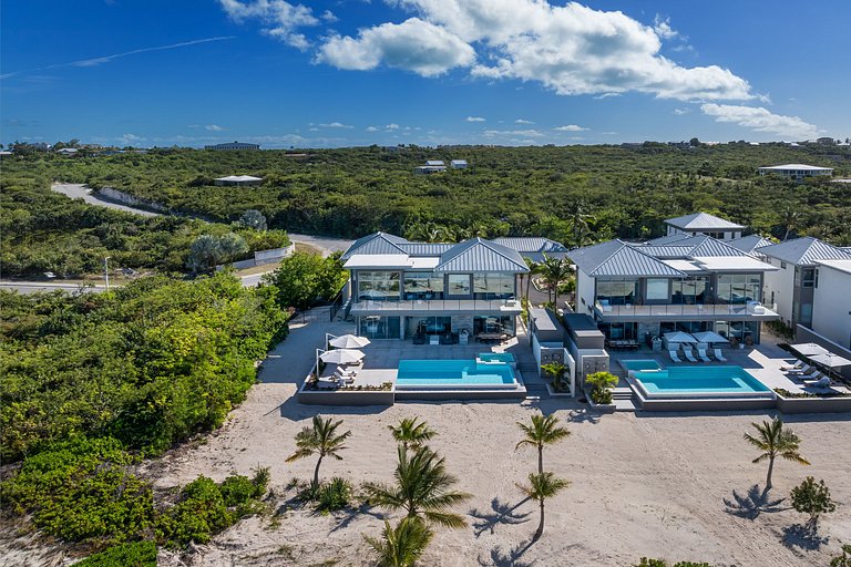 Tci018 – Villa de lujo frente al mar en Grace Bay