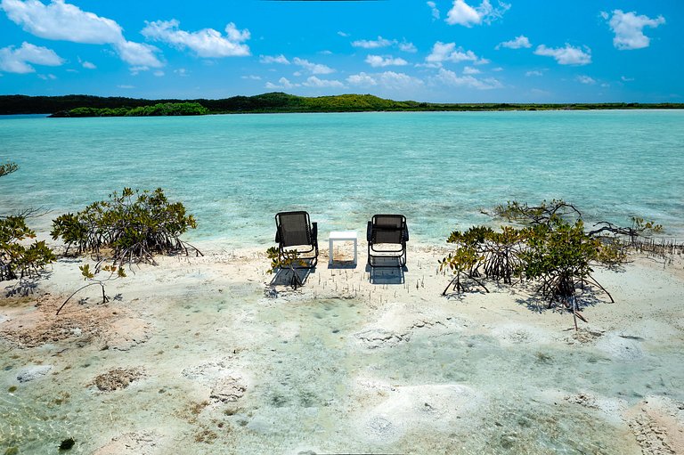 Tci017 – Seafront charming villa in Chalk Sound