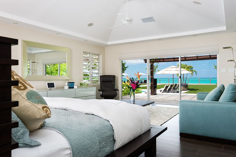 Tci020 – Villa à beira-mar com piscina em Grace Bay