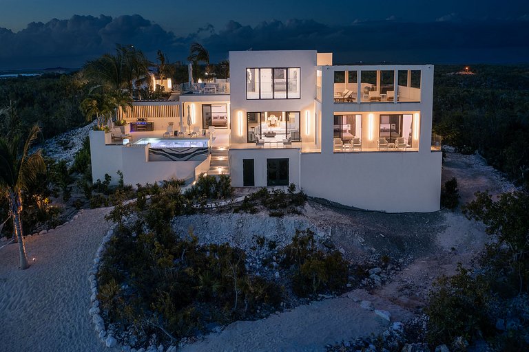 Tci017 – Seafront charming villa in Chalk Sound