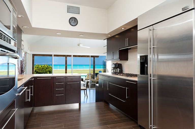Tci020 – Villa frente a la playa con piscina en Grace Bay