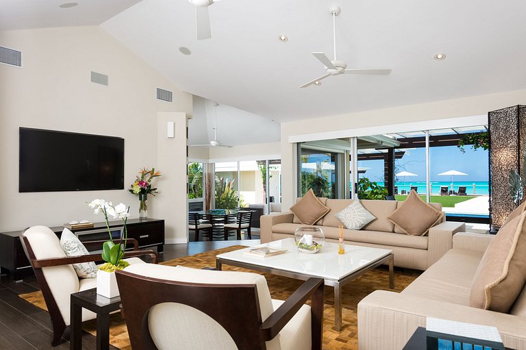 Tci020 – Villa à beira-mar com piscina em Grace Bay