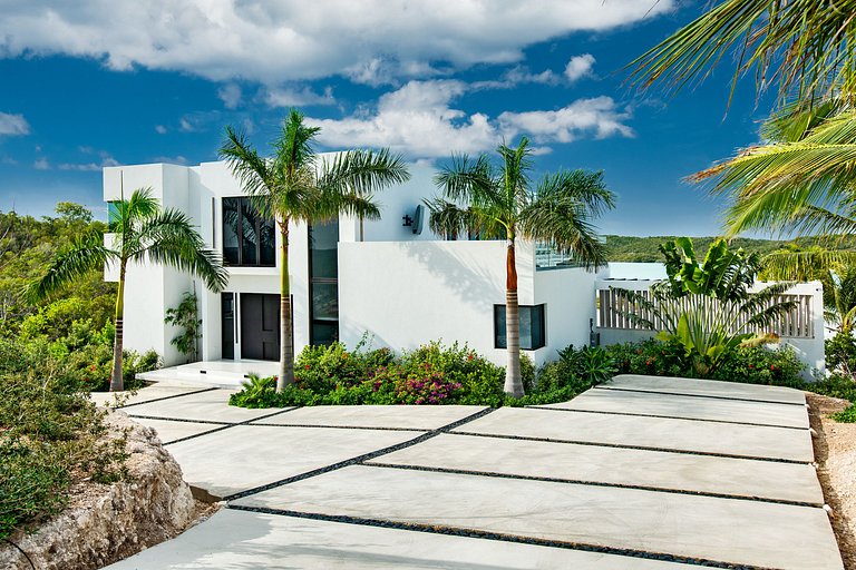 Tci017 – Seafront charming villa in Chalk Sound