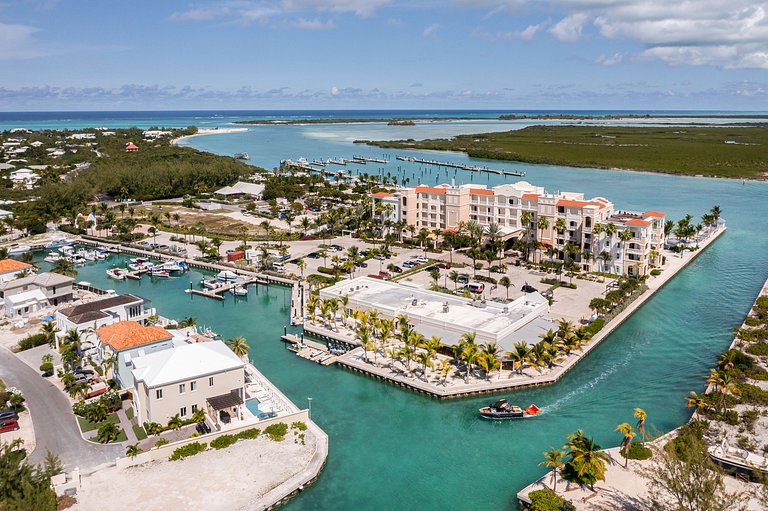 Tci021 – Waterfront villa near Leeward Marina