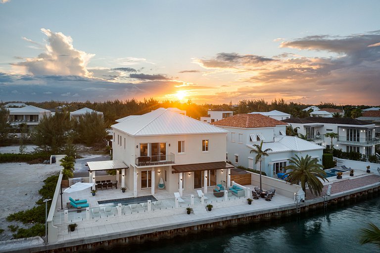 Tci021 – Waterfront villa near Leeward Marina