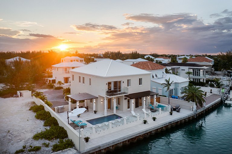 Tci021 – Villa frente al agua cerca de Leeward Marina