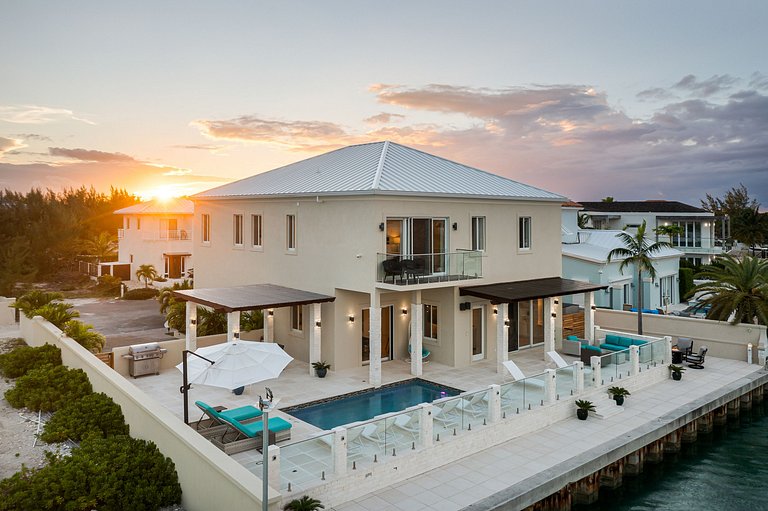 Tci021 – Villa frente al agua cerca de Leeward Marina
