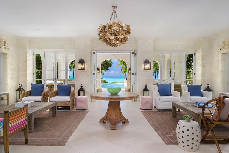 Tci010 – Elegant beachfront retreat in Grace Bay